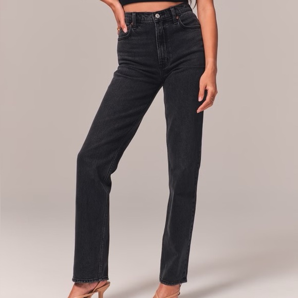NWT Abercrombie & Fitch Ultra High Rise 90's Straight Jean size 6/28